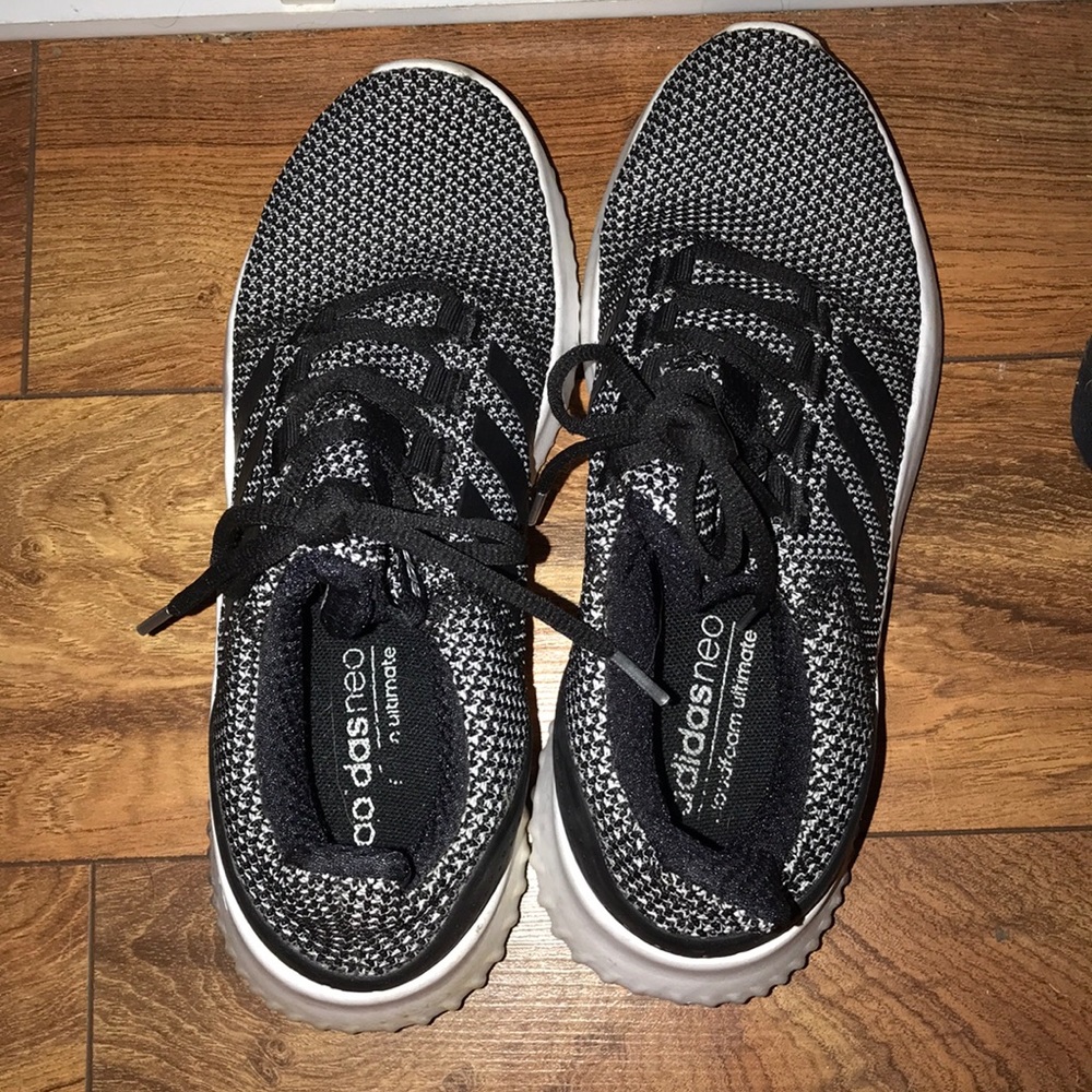 Women’s adidas cloudfoam tennis shoes